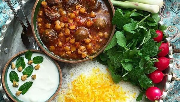 عکس غذا در رستوران سنتی