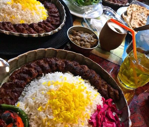 عکس غذا در رستوران سنتی