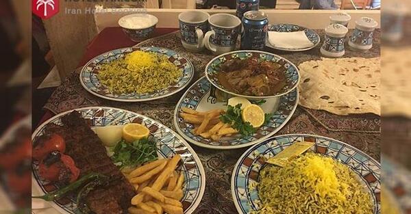 عکس غذا در رستوران سنتی