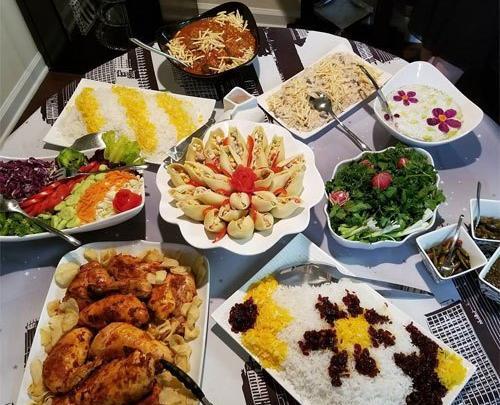 عکس میز غذا در رستوران