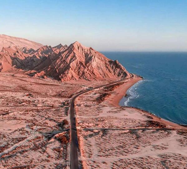عکس از دریا و کوه