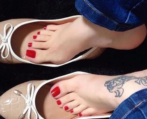 عکس زیباترین پای زن جهان