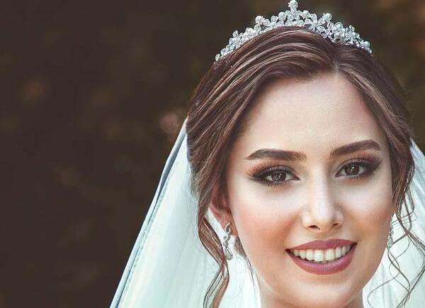 عکس عروس با رنگ موی هایلایت