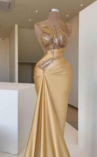 عکس عروس با لباس طلایی