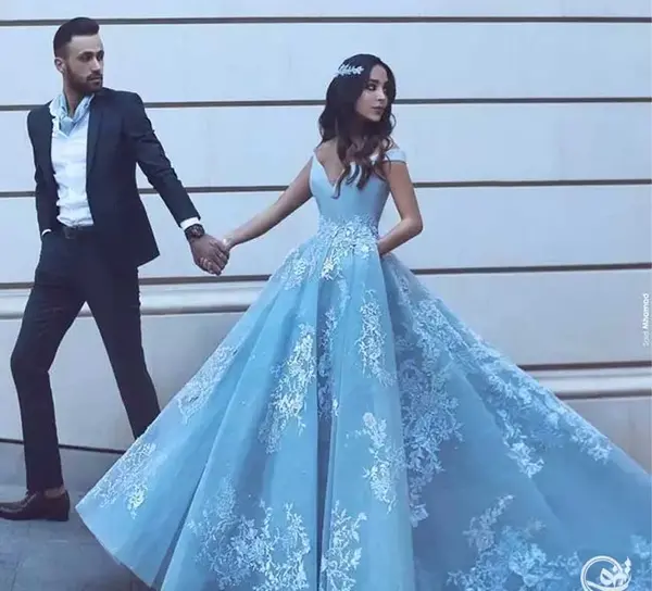 عکس لباس عروس آبی کمرنگ