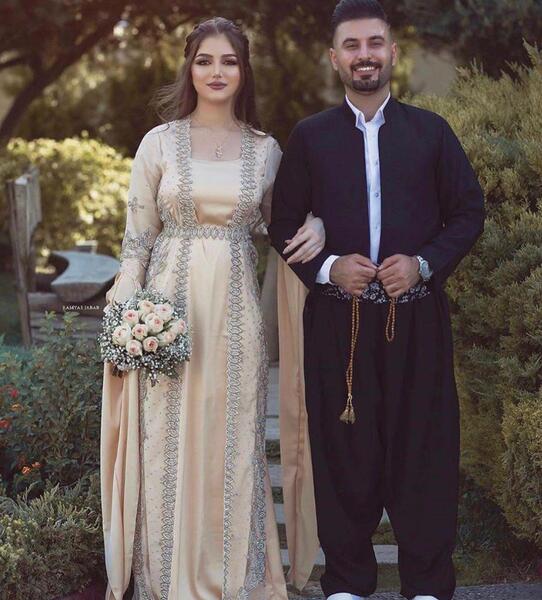 عکس عاشقانه دونفره با لباس کردی