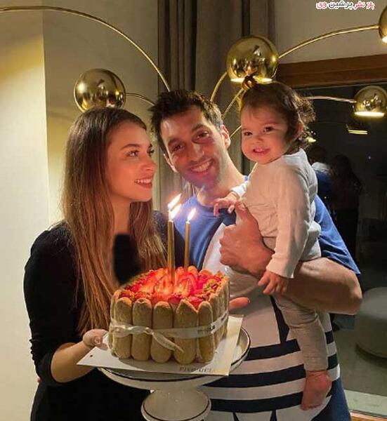 غمزه عکس عروسی هانده ارچل و همسرش