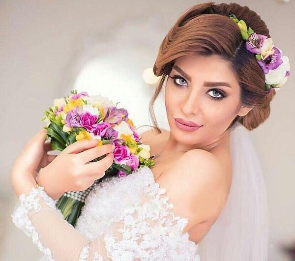 ژست عکس عروسی ساده