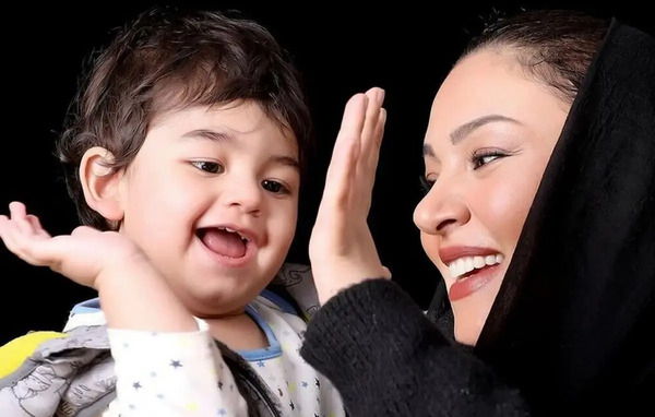 عکس عروسی زیبا بروفه و همسرش