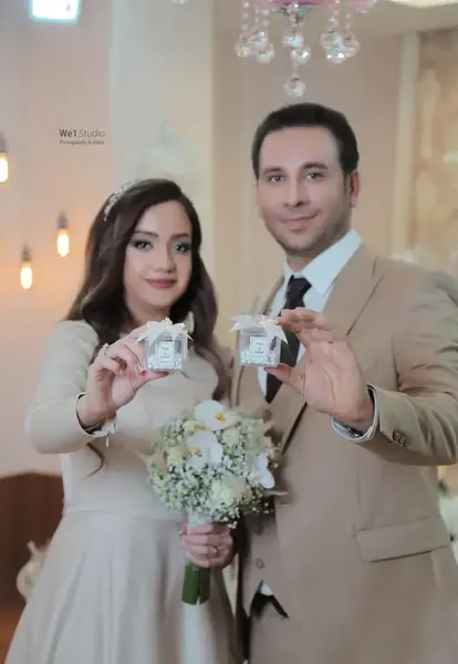 مدل ژست عکس گرفتن عروس و داماد