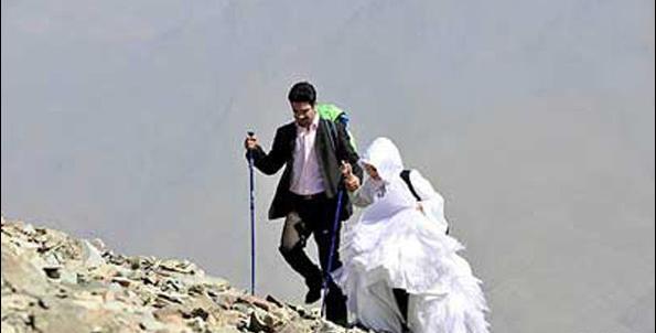عکس عروس و داماد داخل ماشین