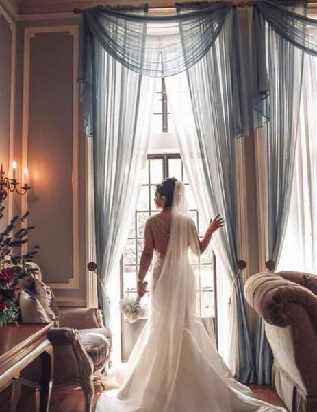عکس عروس و داماد پشت به دوربین