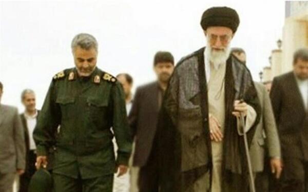 عکس زیبا از سردار سلیمانی و رهبر