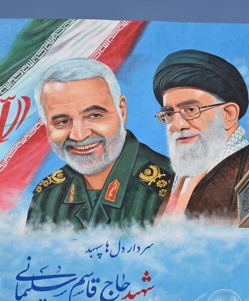 عکس زیبا از سردار سلیمانی و رهبر