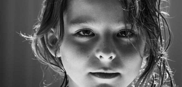 عکس دختر زیبا سیاه و سفید