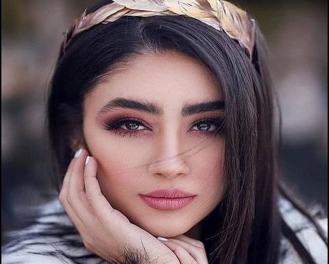 عکس دختر زیبا صورتی