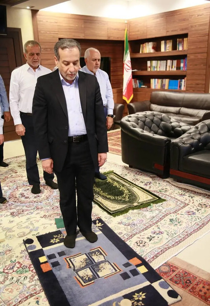 عکس جنجالی ظریف و پزشکیان