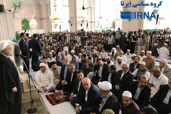 عکس روحانی و ظریف در مسجد اهل سنت