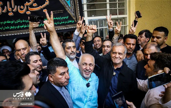 عکس پزشکیان و روحانی و ظریف