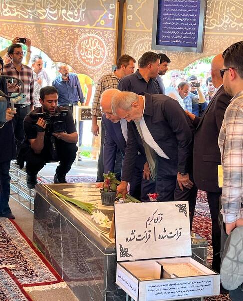 عکس ظریف با پزشکیان