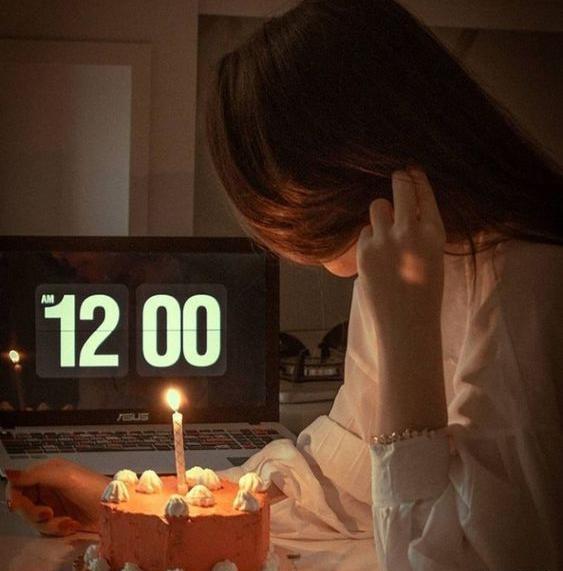 عکس ساده تولد بدون متن