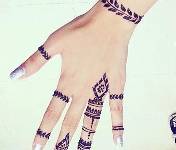 عکس حنای ساده روی دست
