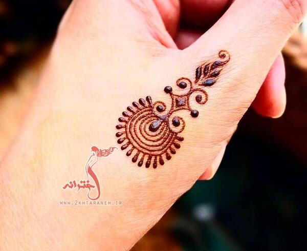 عکس حنای ساده روی دست