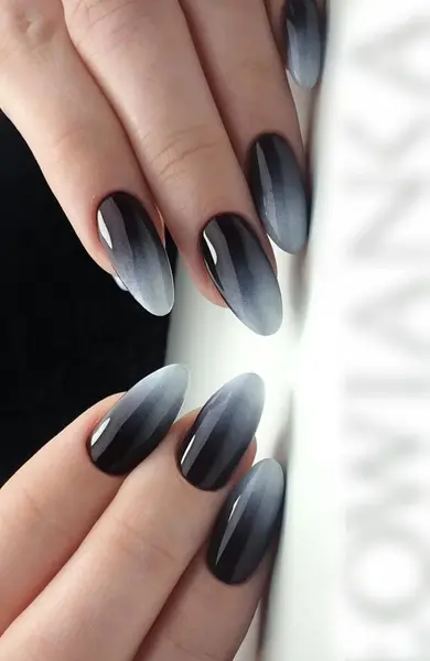 عکس ژلیش ناخن طبیعی مشکی