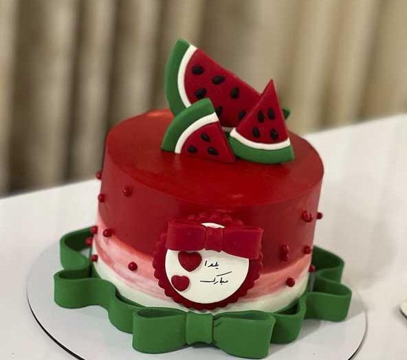 عکس کیک ساده شب یلدا