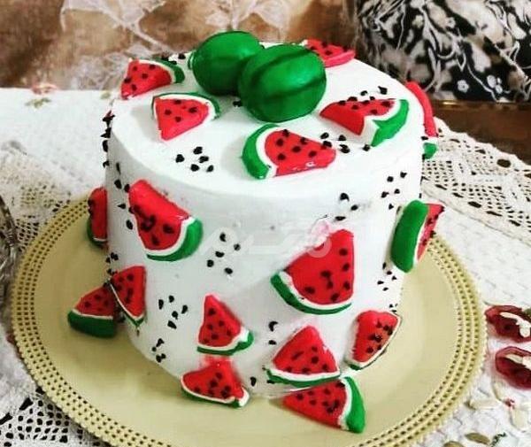 عکس کیک ساده شب یلدا