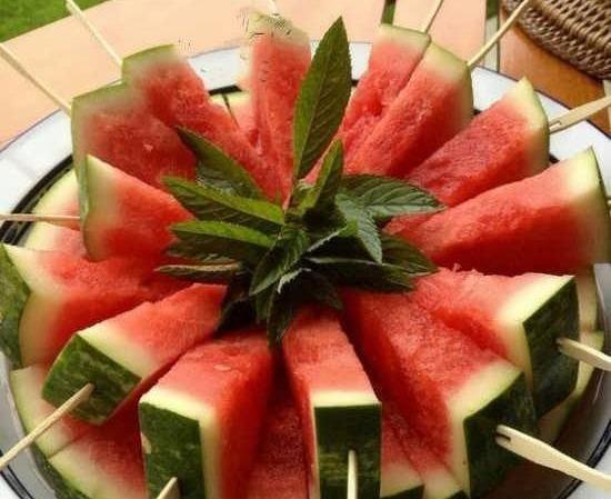عکس میوه آرایی ساده شب یلدا