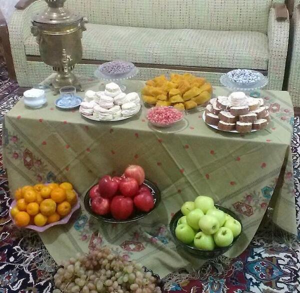 عکس ساده ترین سفره شب یلدا