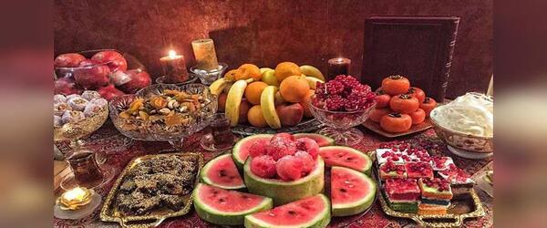 عکس ساده ترین سفره شب یلدا