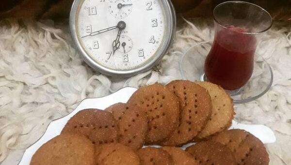 عکس ساقه طلایی ساده