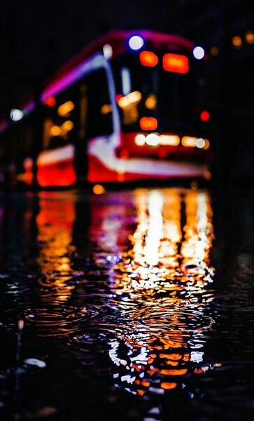 عکس شب بارانی در خیابان