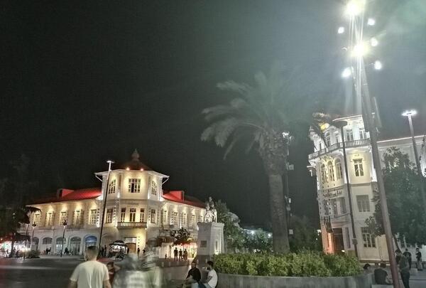 عکس شب شهرداری رشت