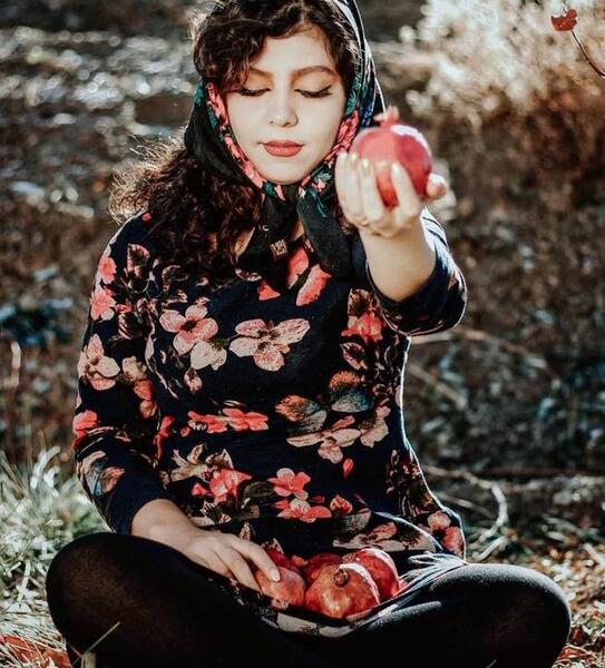 عکس دخترانه شب یلدا