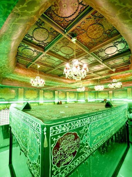 عکس داخل ضریح شش گوشه امام حسین