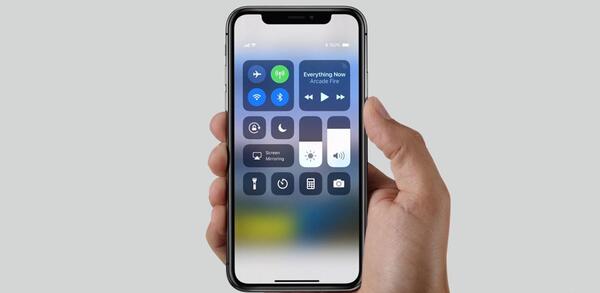 عکس صفحه نمایش گوشی آیفون