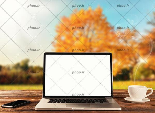 عکس لب برای صفحه گوشی