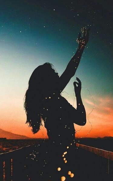 عکس برای صفحه قفل گوشی دخترانه غمگین