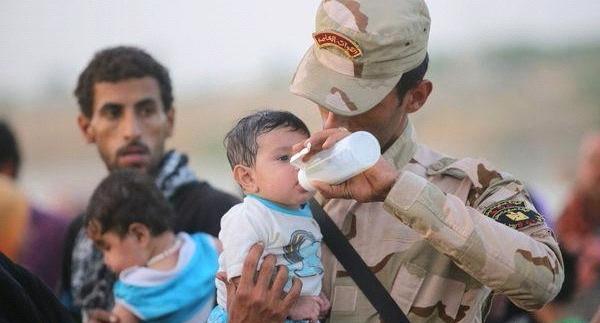 ویسگون زنان عکس شیر مادر به بچه
