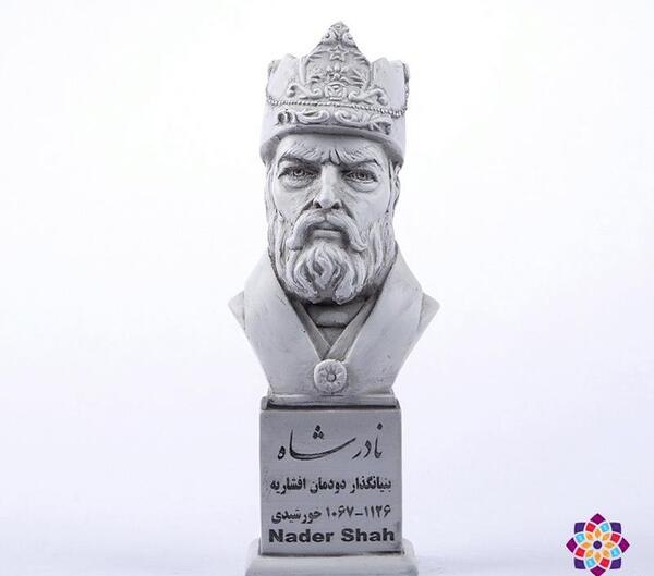 عکس تندیس شاه اسماعیل اول صفوی