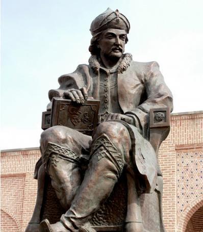 عکس تندیس شاه اسماعیل اول صفوی