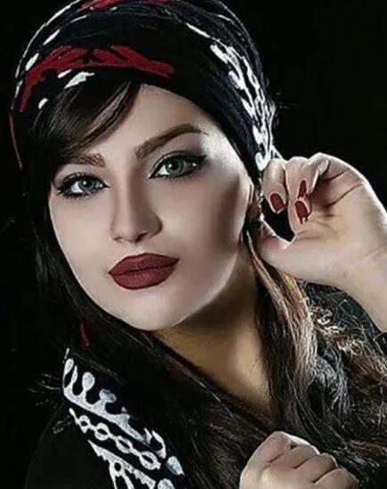 عکس پروفایل لری شاد