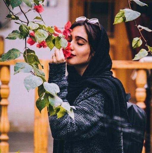 عکس دختر فانتزی شاد بدون متن