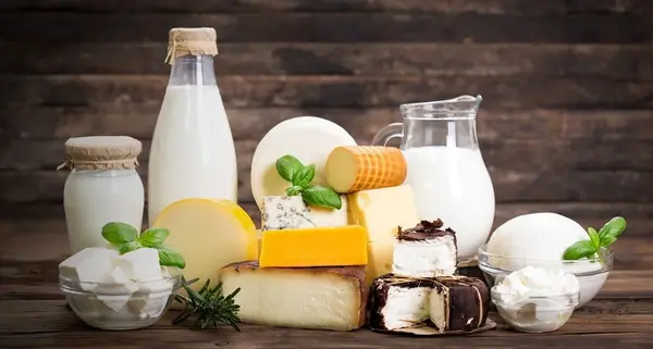 عکس از شیر و لبنیات