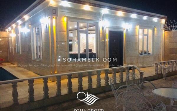 عکس خانه باغ در شب