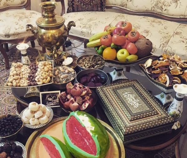 عکس شب یلدا سفره اش