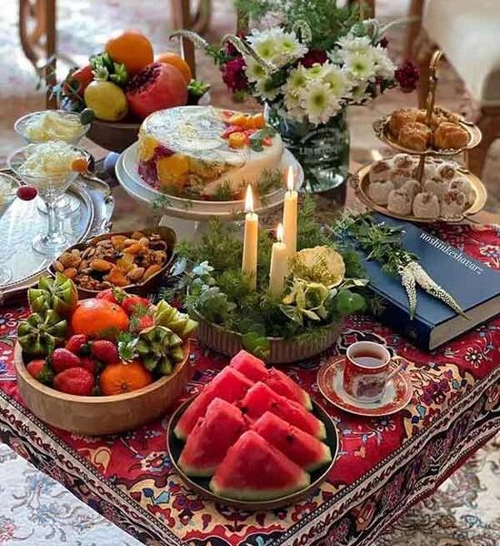عکس تزیین شب یلدا سفره